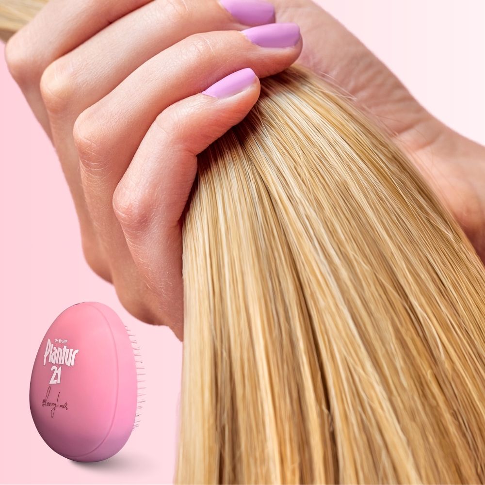 Plantur 21 Limited Edition detangling hair brush - hold hair